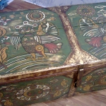 Сундук с росписью в стиле лубок с изображением птицы Сирин Сундук с росписью в стиле лубок с изображением птицы Сирин